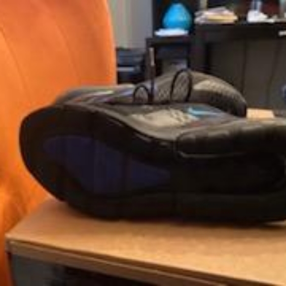 Sneakers - Picture 3 of 5